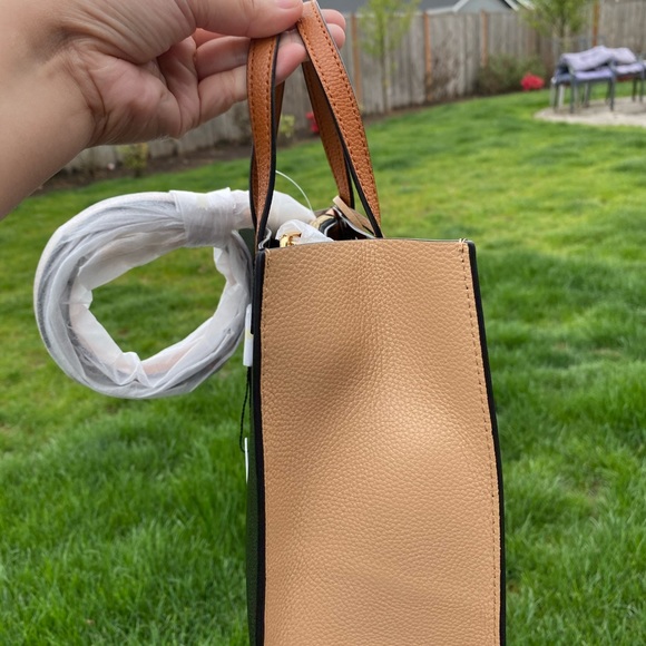 Marc Jacobs Mini Grind (Smoked Almond) - Picture 3 of 4